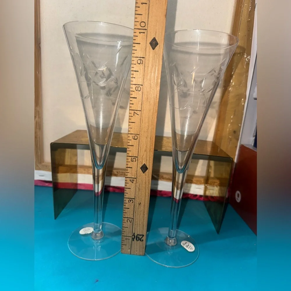 Princess House Heritage champagne toasting flutes. Set of 2. - Picture 5 of 5